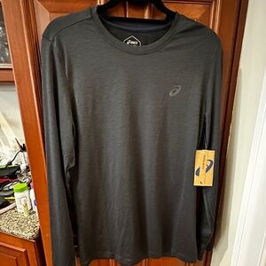 NWT long-sleeve Asics Tech Tee. Size men's small